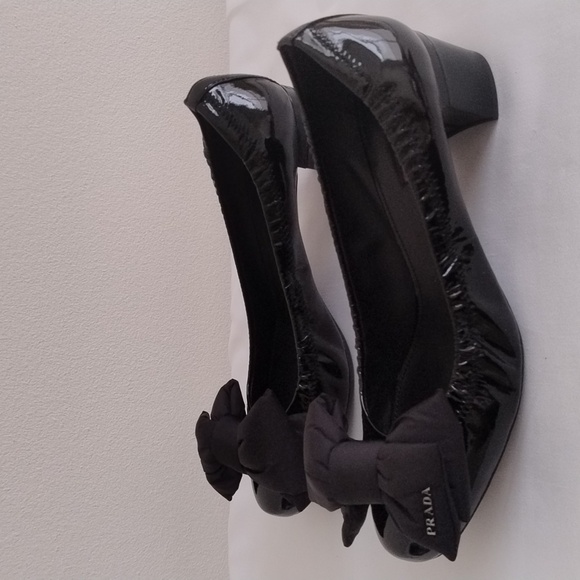 New Prada Women's patent leather logo bow shoes Sz 38.5 - 8.5 US - Picture 4 of 9